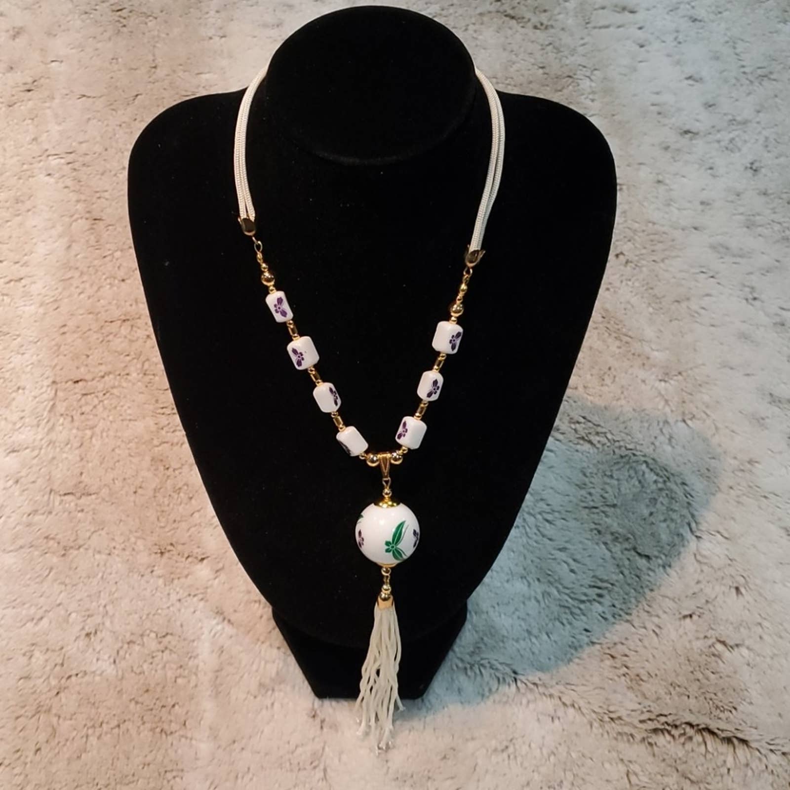 Boutique Asian Style Necklace Corded Gold And Bead New In Package 6$